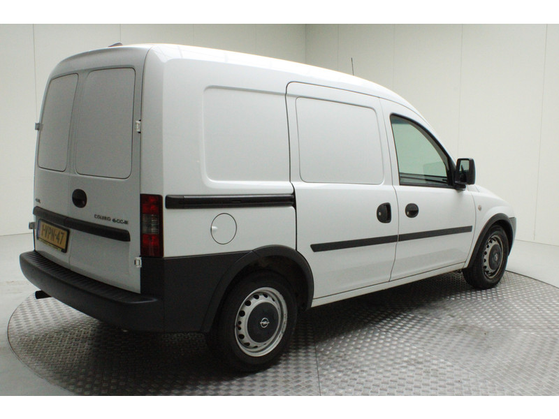 43985298-4.jpg